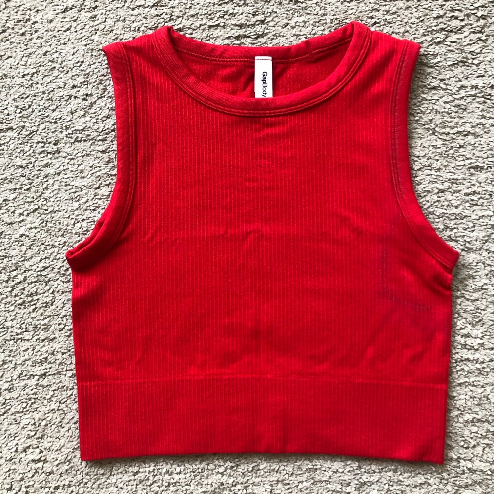 GapBody Cropped Tank Top.NWOT.